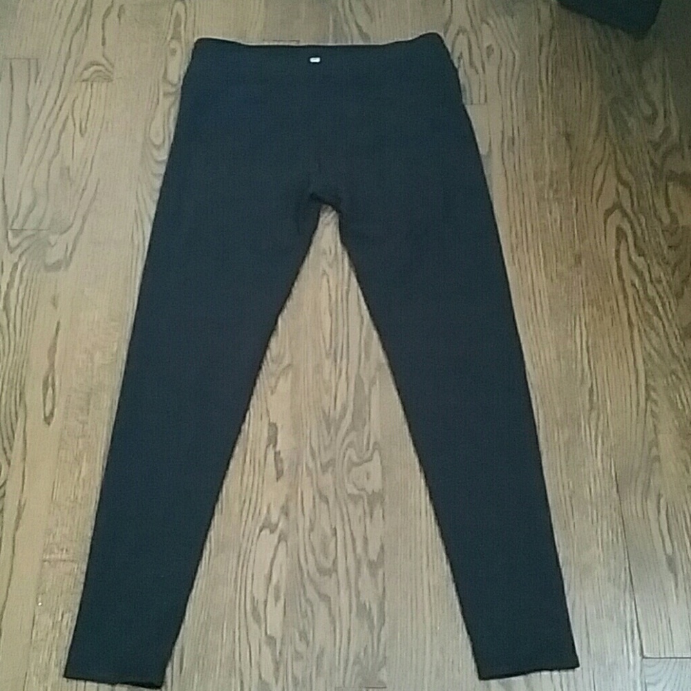 BLACK FABLETICS LEGGINGS - XL - Picture 2 of 4